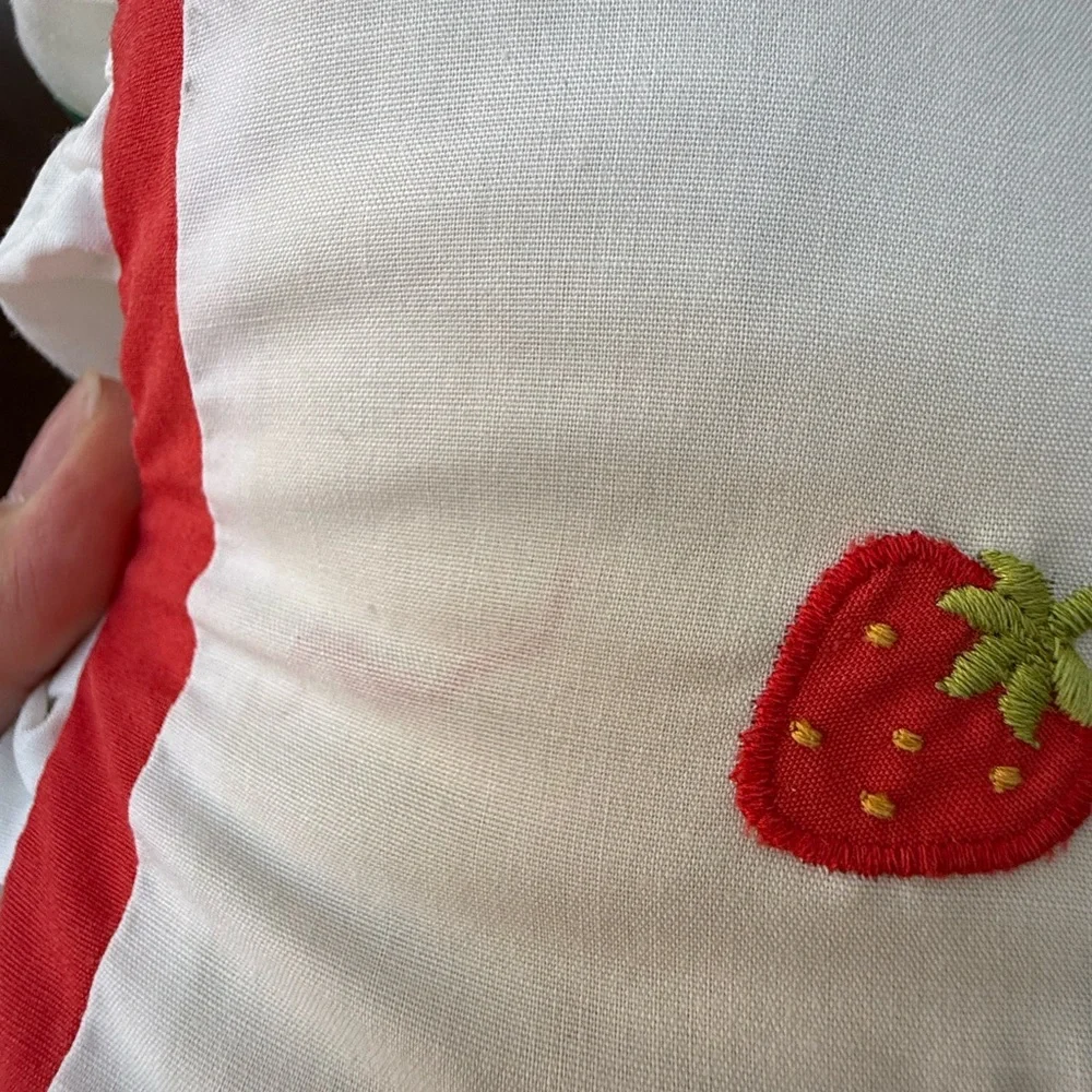 Vintage Strawberry Pillow House of Hatten Ruffle Cottagecore - Picture 5 of 7